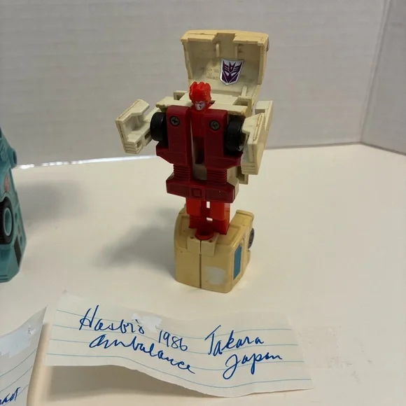 Transformers - 1986 Takara / Hasbro Vehicles - Fire truck, Motorcycle, Ambulance - Picture 9 of 9